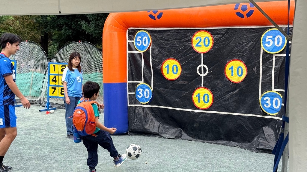 サッカー体験の様子