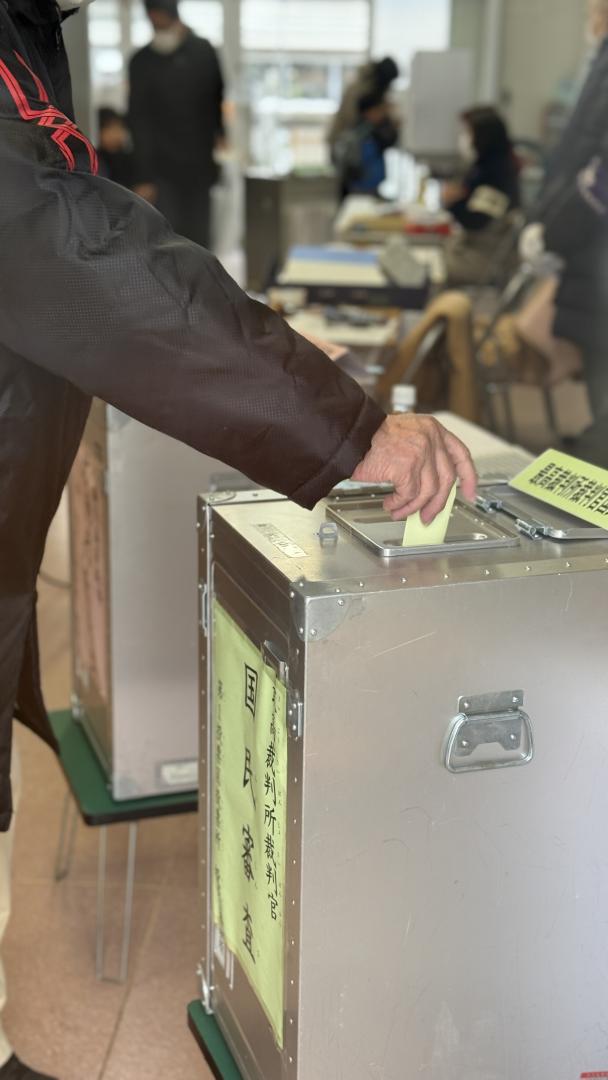 投票する瞬間