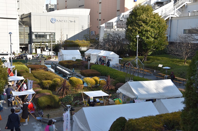 昨年度の様子(礫川公園内物産1)